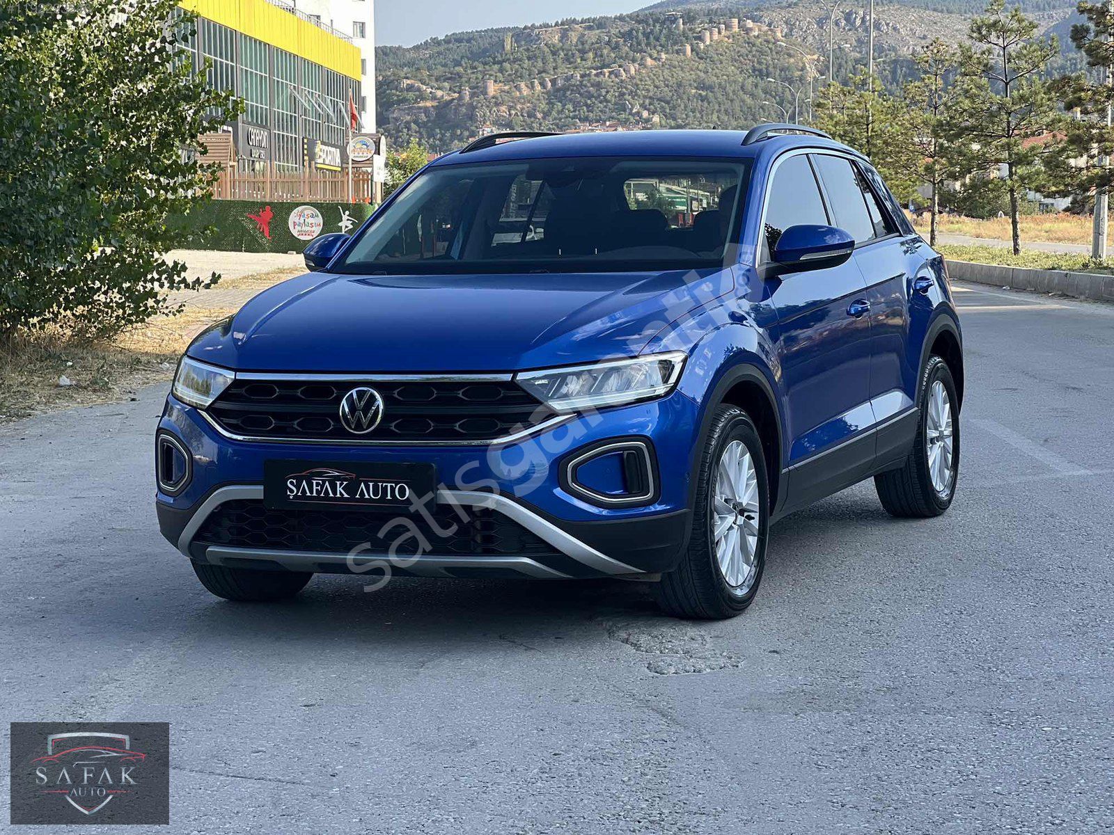 ŞAFAK AUTO'DAN 2022 MODEL HATASIZ BOYASIZ T-ROC 1.5 TSI LİFE