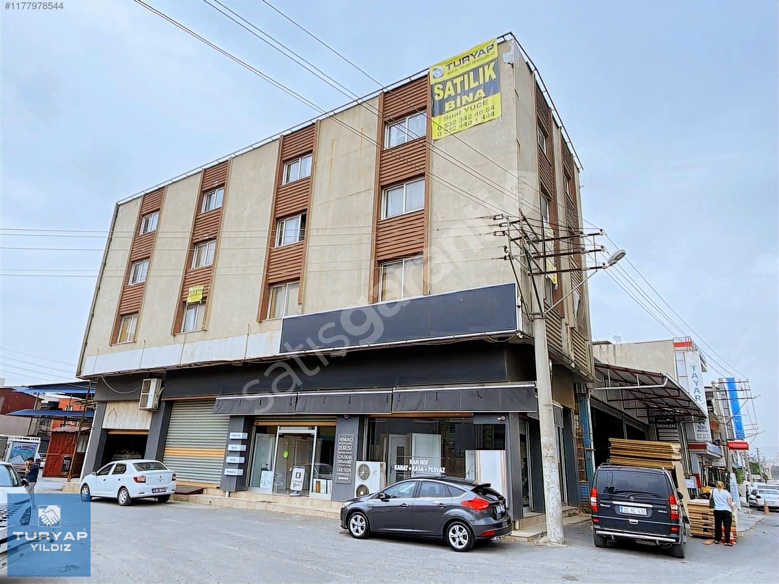 BUCA MOBİLYA SANAYİİ ANAYOLDA KÖŞE 1.040 M2 5 KATLI KOMPLE BİNA