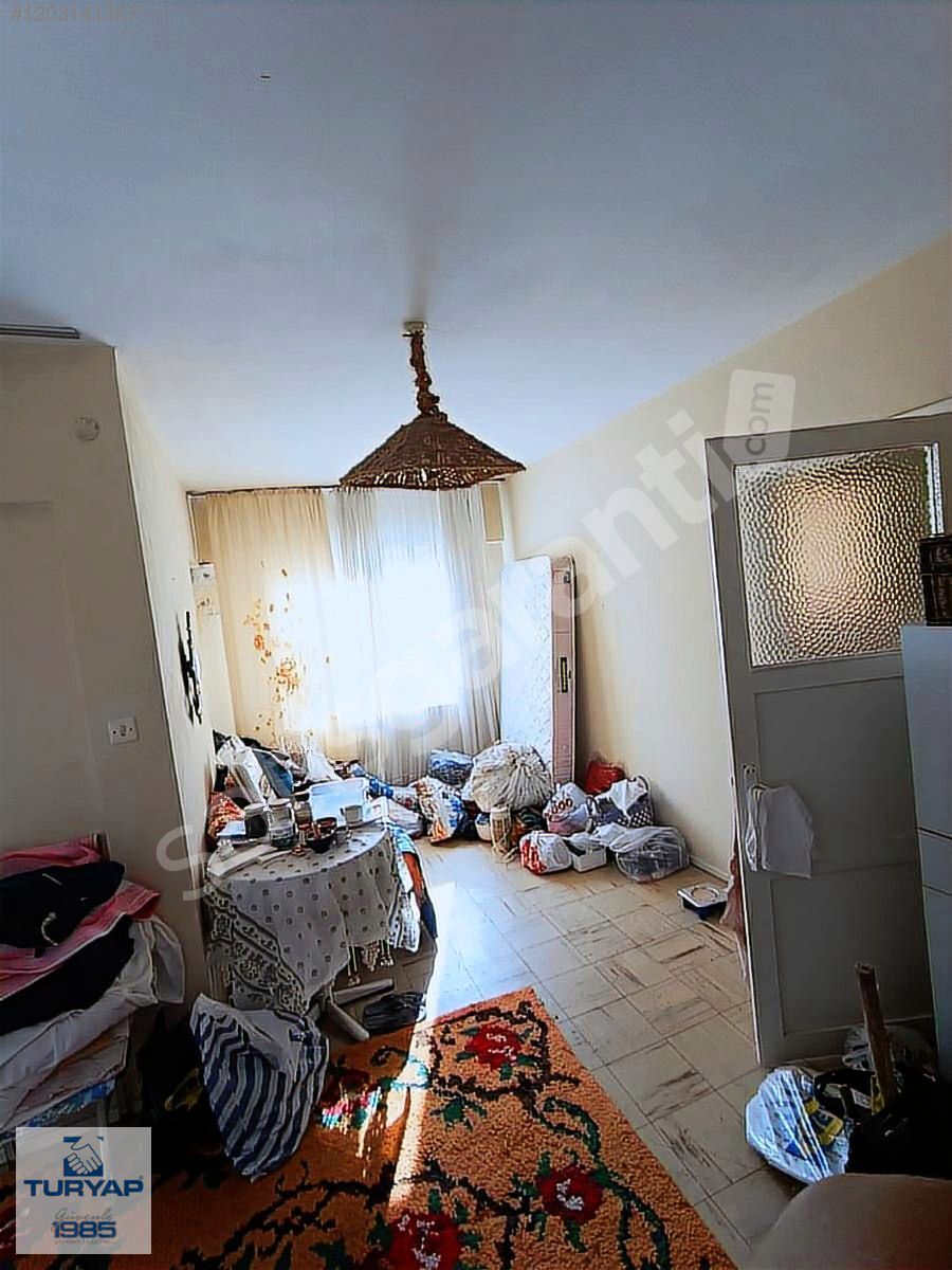 Çınarcık Poyraz Sitesinde Denize yürüme mesafesinde 2+1 daire.