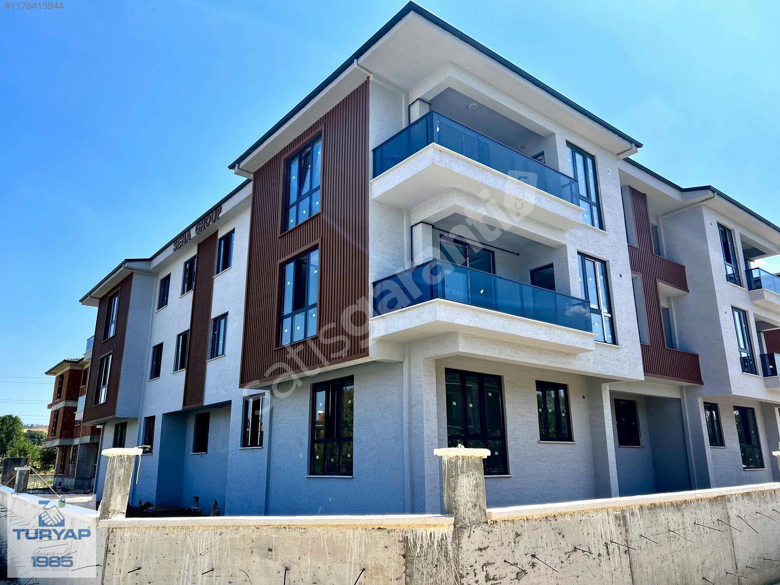 TURYAP YUSUF'TAN KADIKÖY'DE SİTE İÇERİSİNDE 3+1 DAİRE