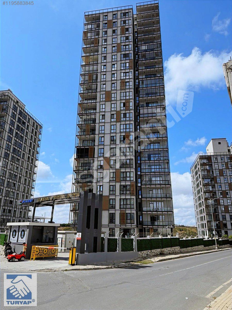 BAŞAKŞEHİR AYAZMA EMLAK KONUT 5 PARSELDE SATILIK 3+1 BOŞ DAİRE.