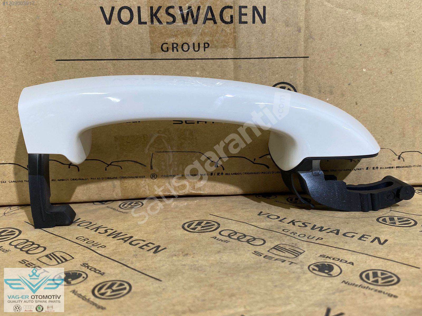 GOLF 6 2009-2012 ÖN ARKA SAĞ DIŞ KAPI ÇEKME AÇMA KOLU TUTAMAĞI