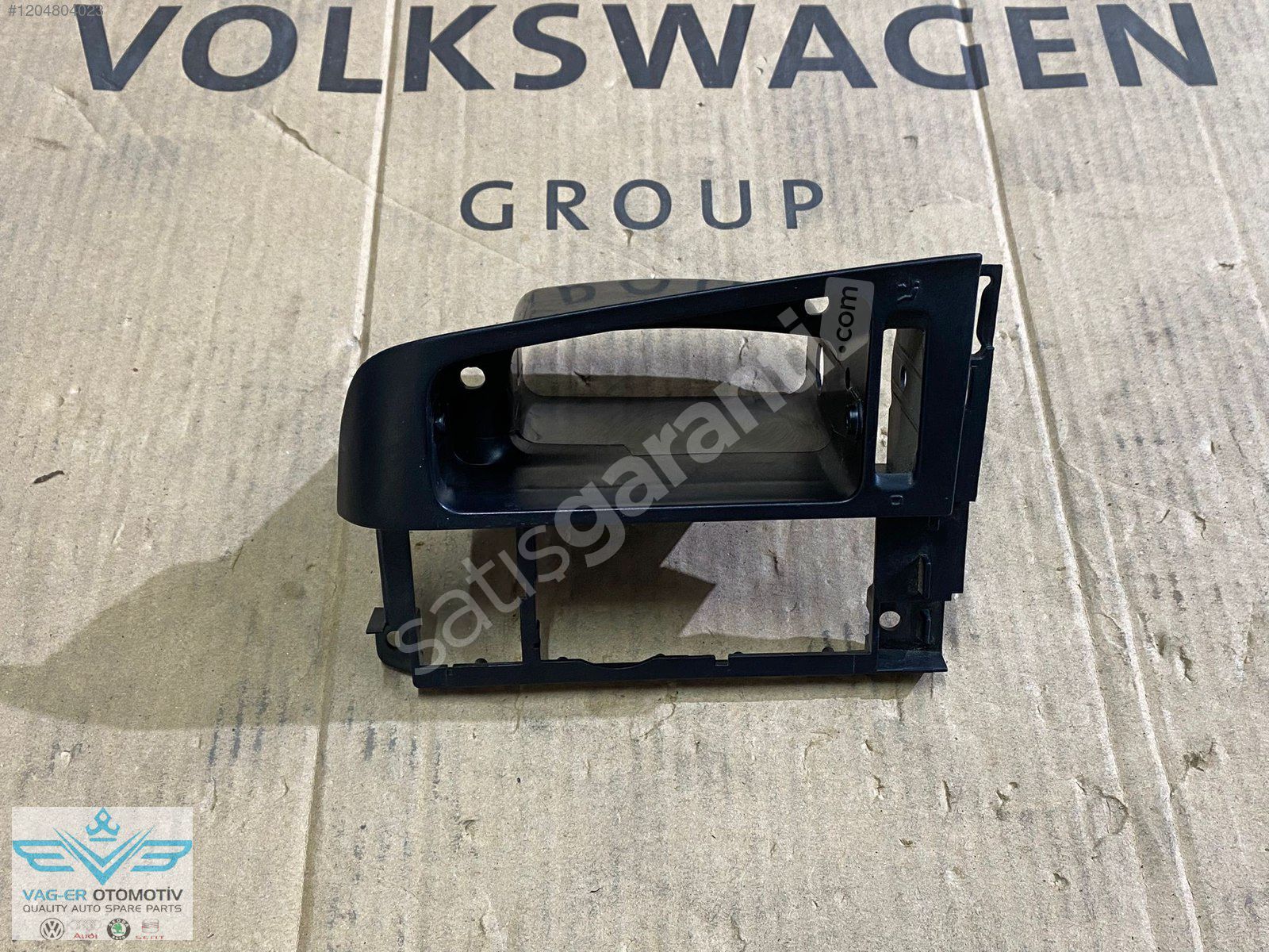 VW GOLF 3 VENTO SOL HAVALANDIRMA IZGARASI YUVASI 1H6819703