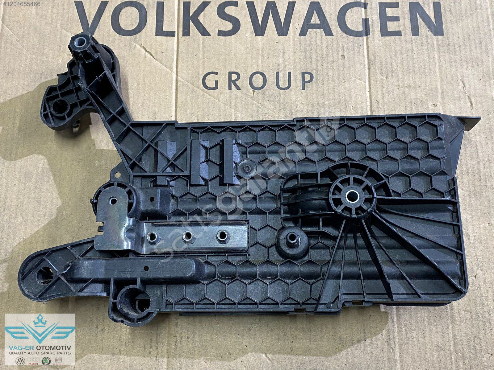 VW JETTA 2020-2025 AKÜ ALTI KORUYUCU KAPAK KAPAĞI BRAKETİ