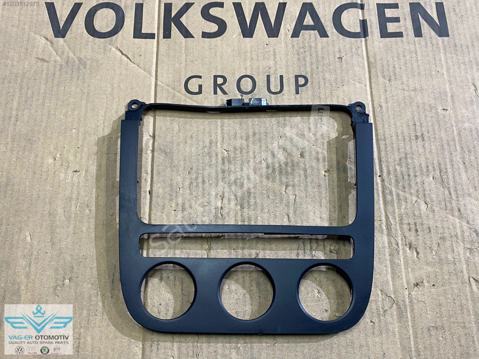 GOLF 5 2004-2008 MULTİMEYDA EKRAN TEYİP CERECEVESİ 1K0858071G