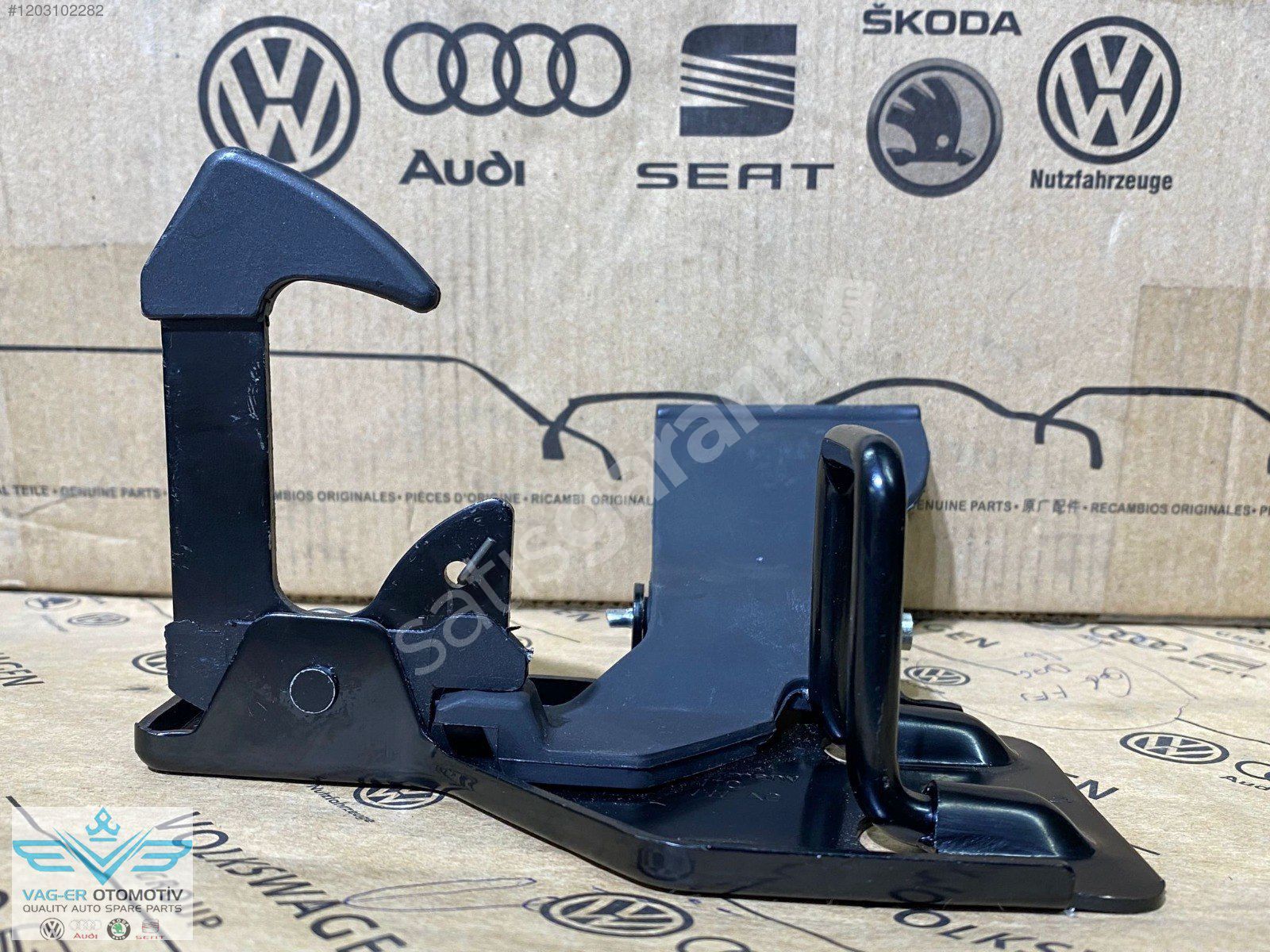 TRANSPORTER T5 2003-2010 KAPUT KİLİDİ 7H0823480E ORİJİNAL SIFIR