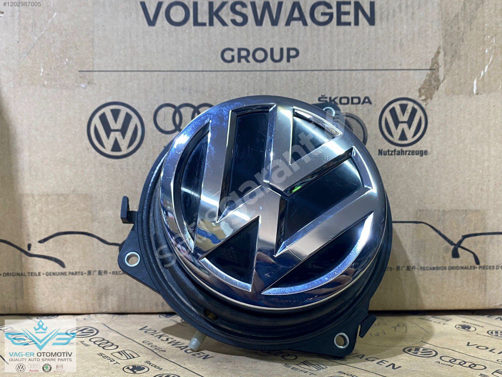 VW GOLF 7 2013-2016 ARKA BAGAJ AÇMA KOLU TUTAMAĞI BUTONU