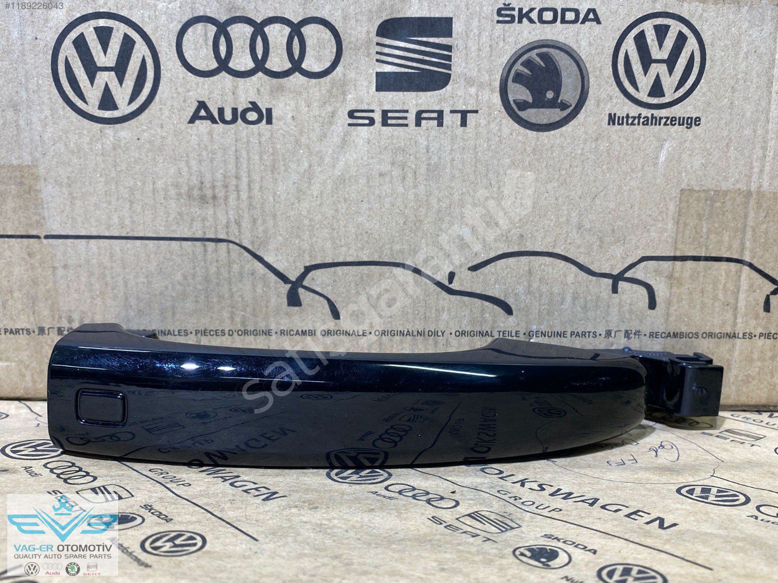 A4 2013-2015 ARKA SOL DIŞ KAPI AÇMA KOLU TUTAMAĞI 8T0837205A