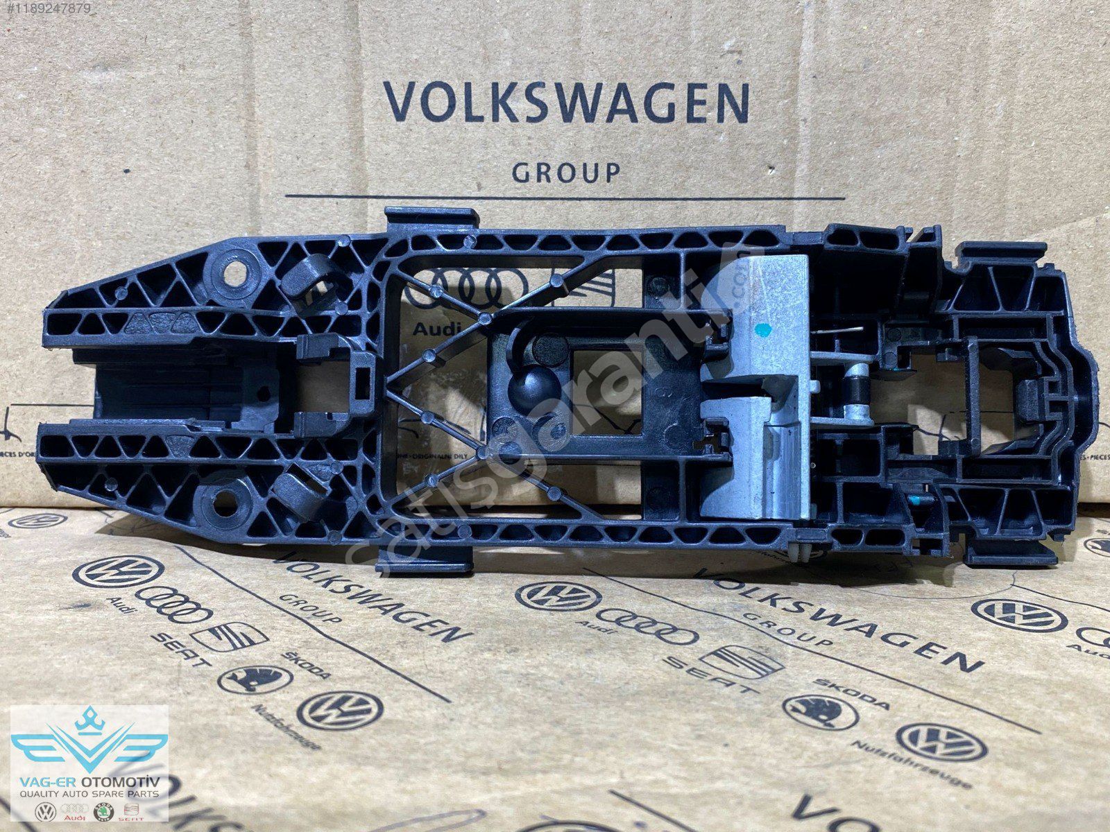 TOUAREG DIŞ KAPI KOLU İÇ MEKANİZMASI BRAKETİ 5N0839885H ORİJİNAL