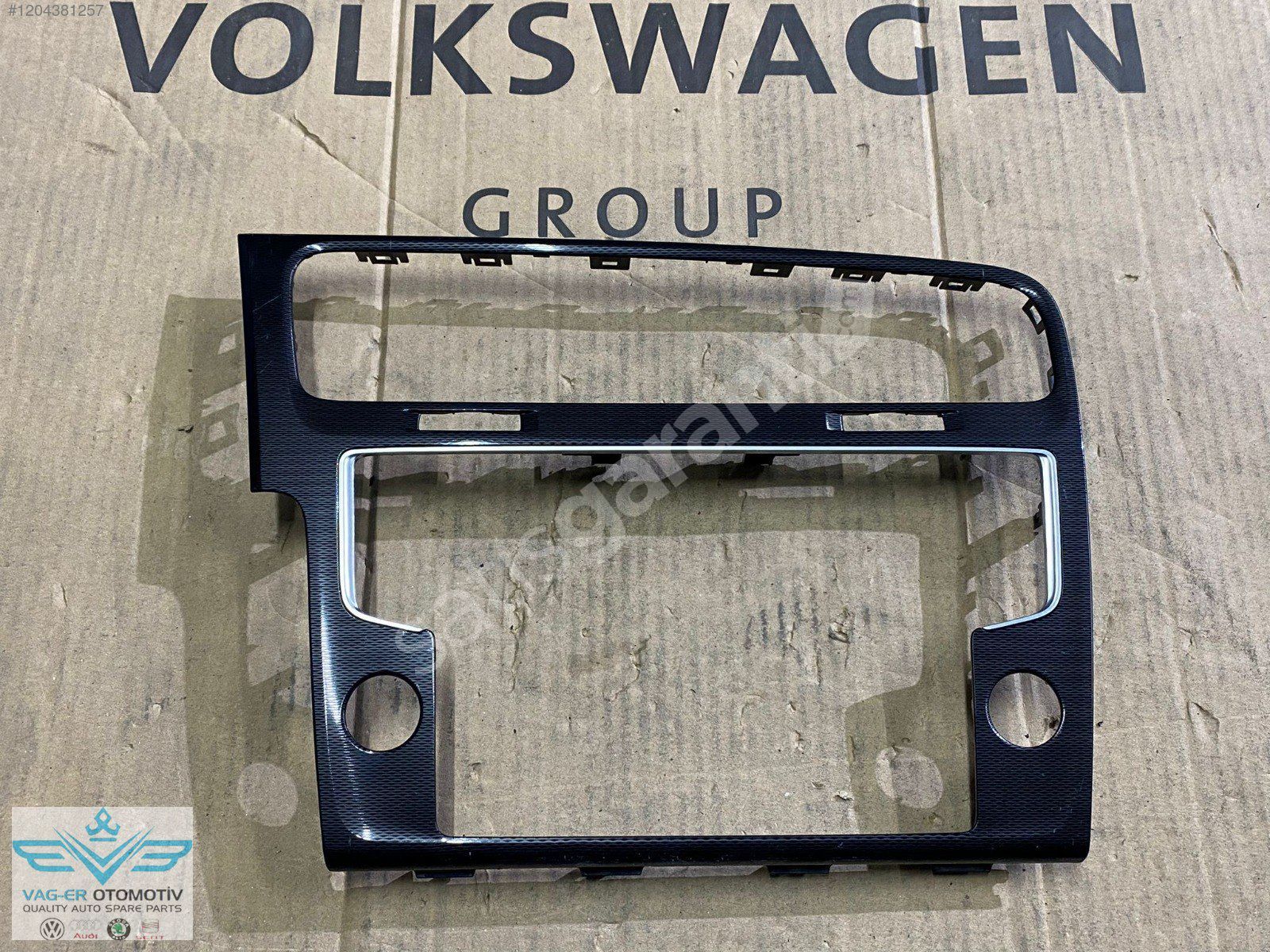 VW GOLF 7 2013-2016 ÖN ORTA TEYİP TEYP ÇEREÇVESİ SYH 5G1819743E