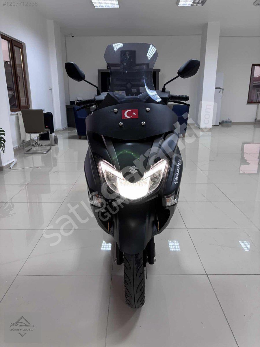 2023 MODEL 1.400 KM'DE SUZUKİ BURGMAN 125EX -TAKAS OLUR