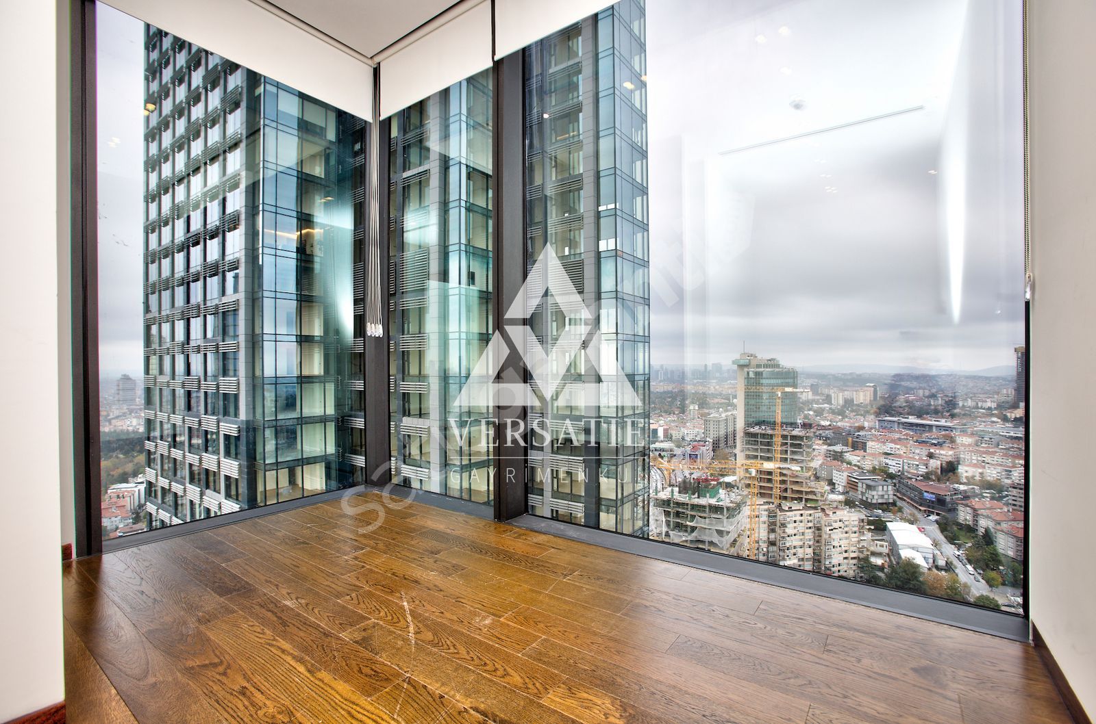 ZORLU YANI ÇİFTÇİ TOWER 2.KULE'DE SATILIK 2. EL 5+1 LUKS D TIPI