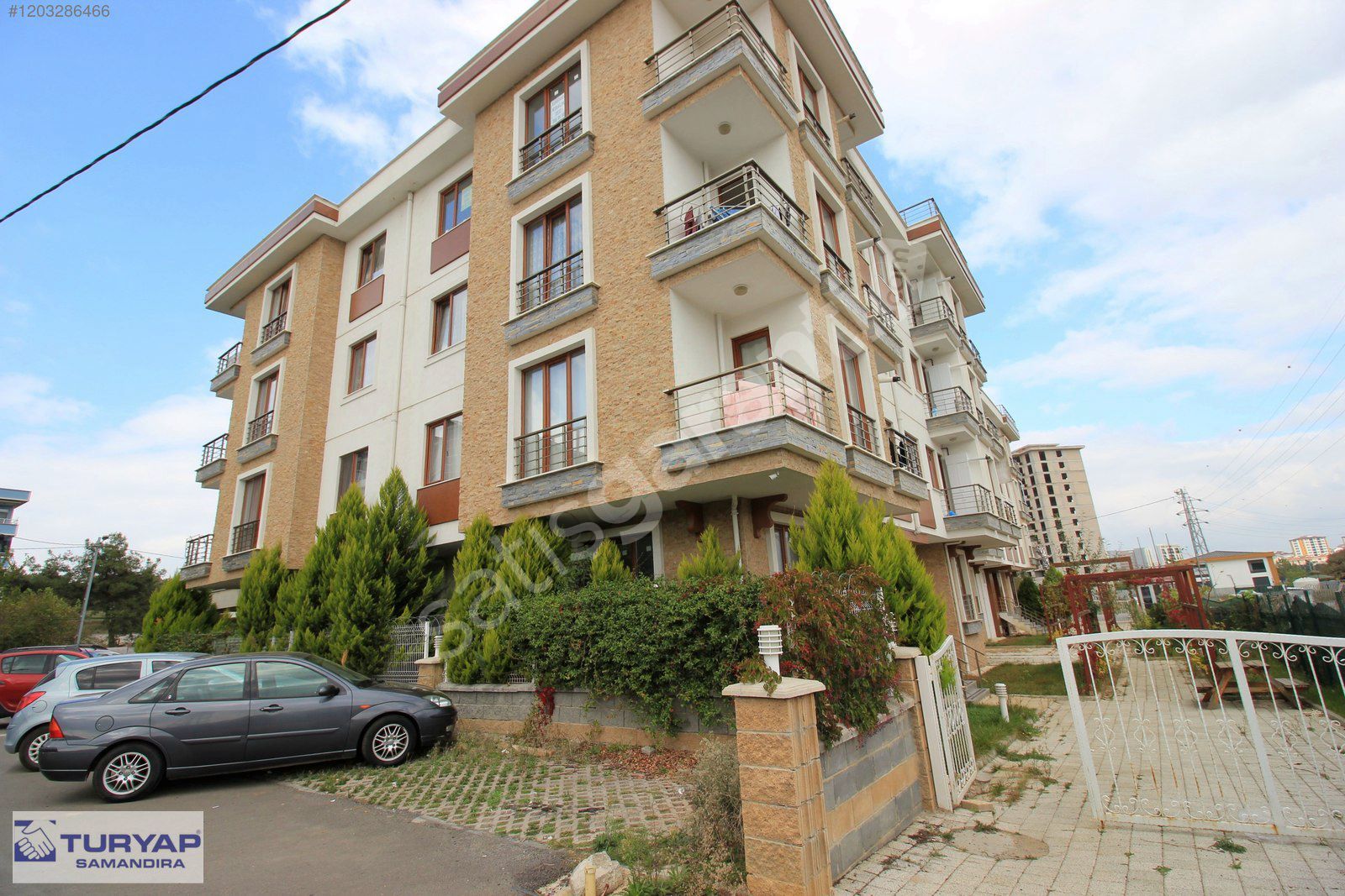 SAMANDIRA EYÜPSULTAN MAH.METROYA YAKIN SATILIK 2+1 GENİŞ DAİRE