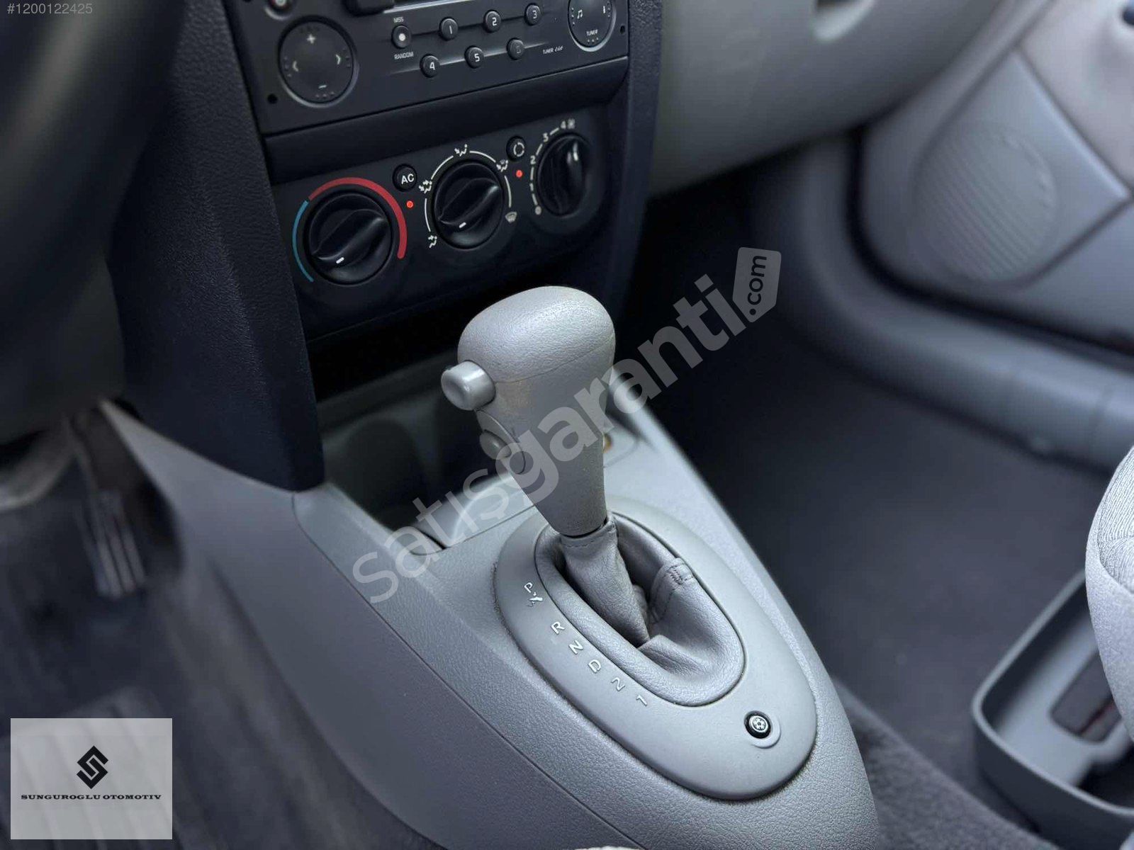 SUNGUROGLU'dan 2003 RENAULT CLİO 1.4 OTOMATİK