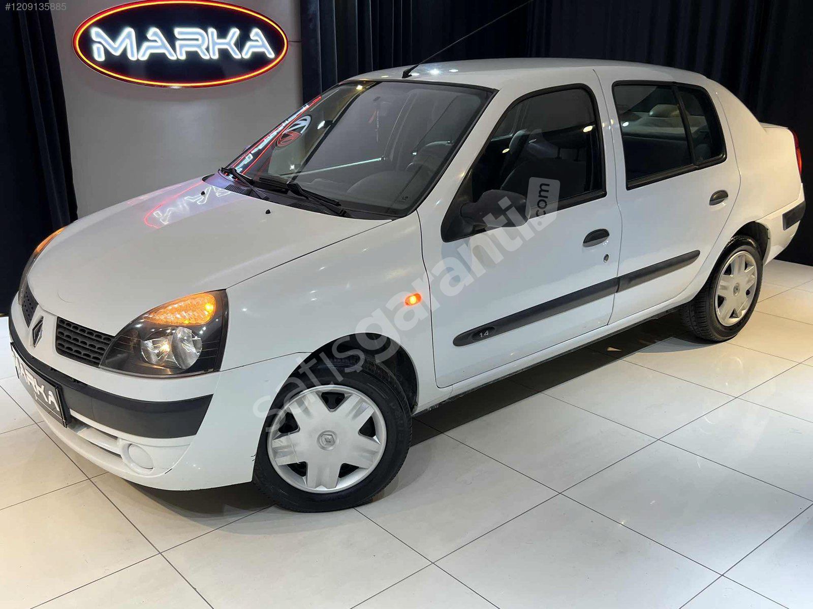 MARKA'DAN 2004 CLİO 1.4 BENZİNLİ KLİMALI SADECE 137.000 KM