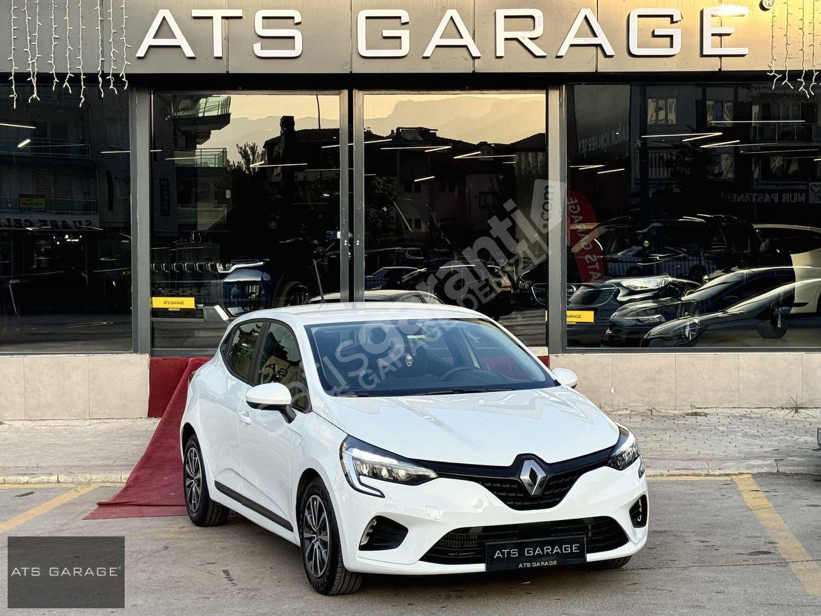 ATS GARAGE 2022 CLİO 1.0Tce OTOMATİK HASAR KAYITSIZ 60.000KM