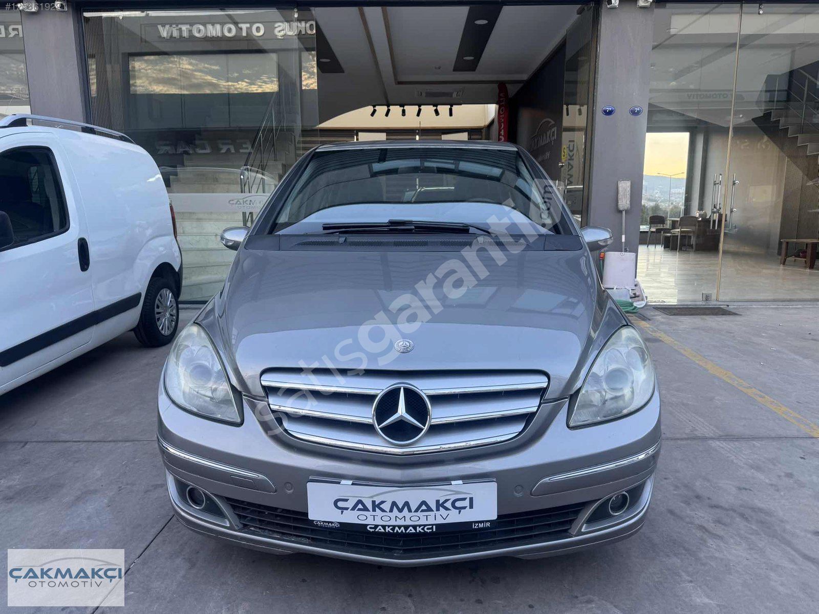 ÇAKMAKÇI OTOMOTİV'DEN 2006 MODEL MERCEDES B150 OTM CAM TAVANLI