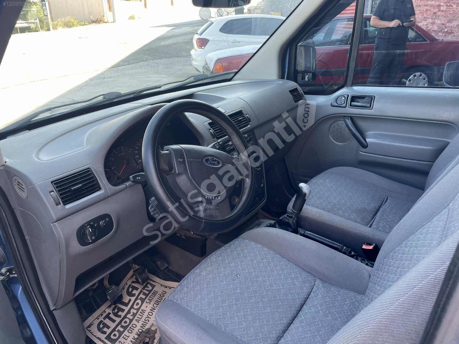 VERNEZDEN FORD CONNECT
