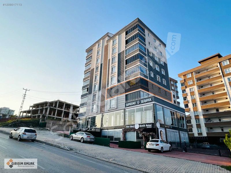 POLATLI BULVARINA CEPHE ÖNÜ AÇIK KAPANMAZ SATILIK 3+1