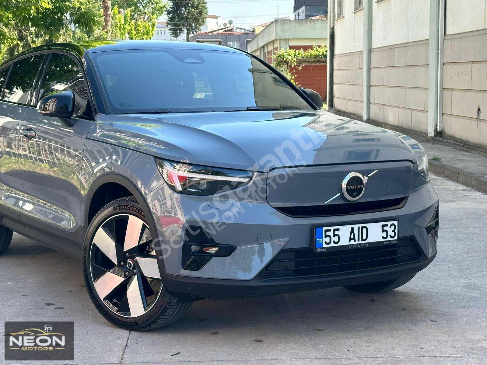 NEON MOTORS'DAN 2022 VOLVO C-40 P-6 SİNGLE ULTİMATE 60.000 KM