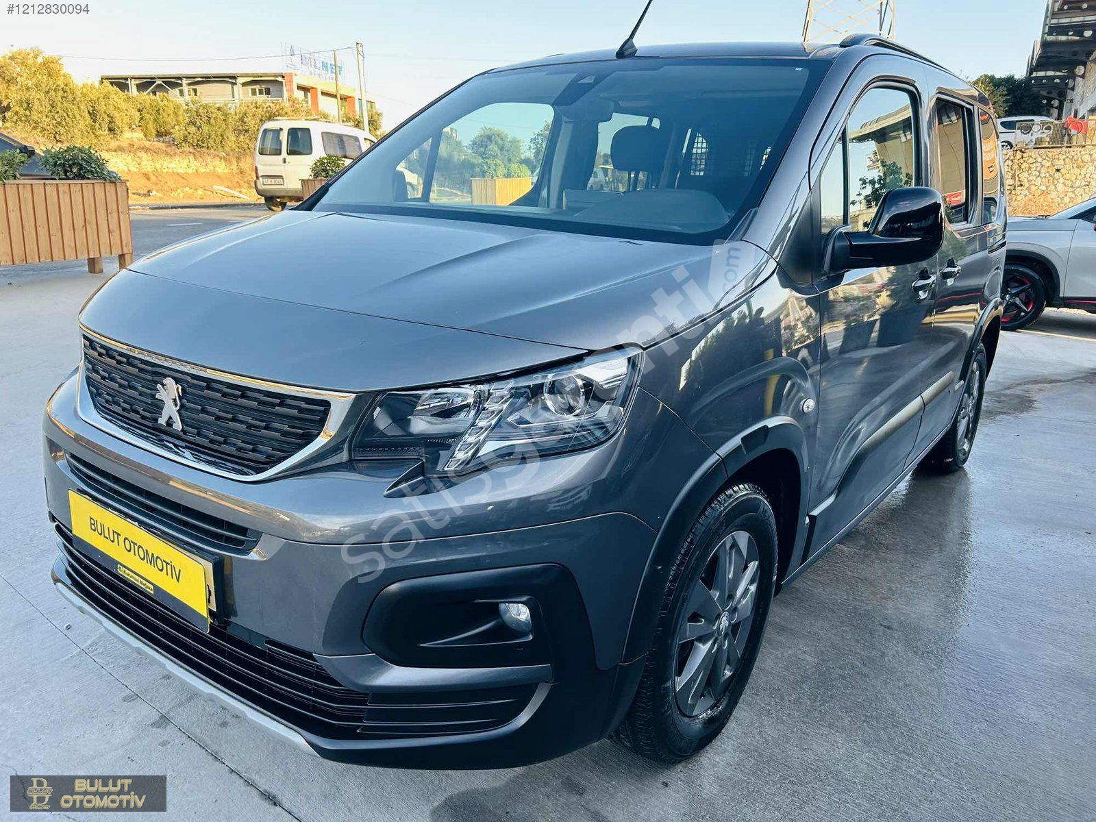BULUT OTOMOTİV'DEN 2023 37.000KM PEUGEOT RİFTER ALLURE