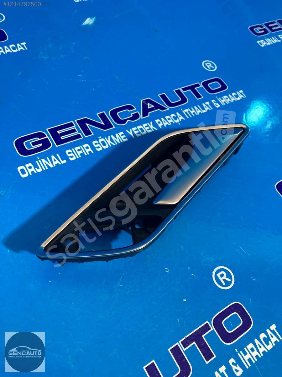 AUDİ A3 SİYAH KAPI İÇ AÇMA KOLU SIFIR ORJİNAL 8V3837020C ÖN SAĞ