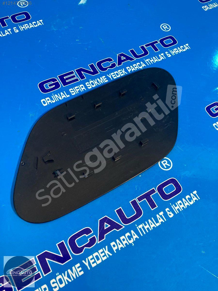 VW GOLF YAKIT DEPOSU KAPAĞI SIFIR ORJİNAL 5G0809909 ÇAMURLUKTA
