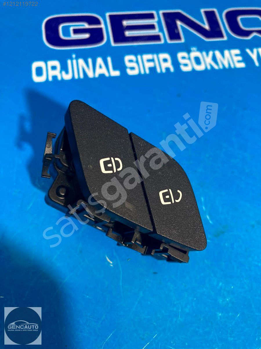 MERCEDES CLA MERKEZ KİLİT DÜĞMESİ SIFIR ORJ A2479052201