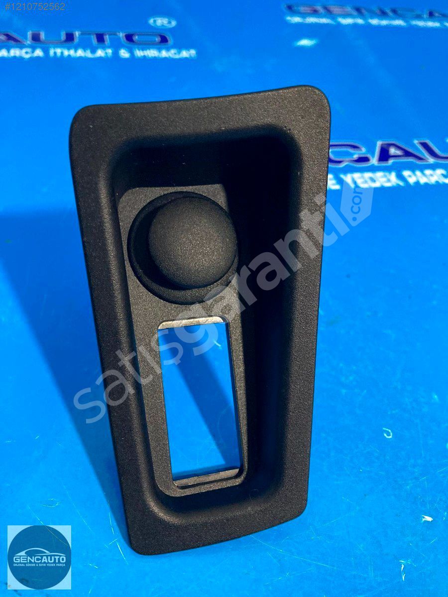 BMW E87 E90 USB GİRİŞ KASASI SÖKME ORJ 51169110410