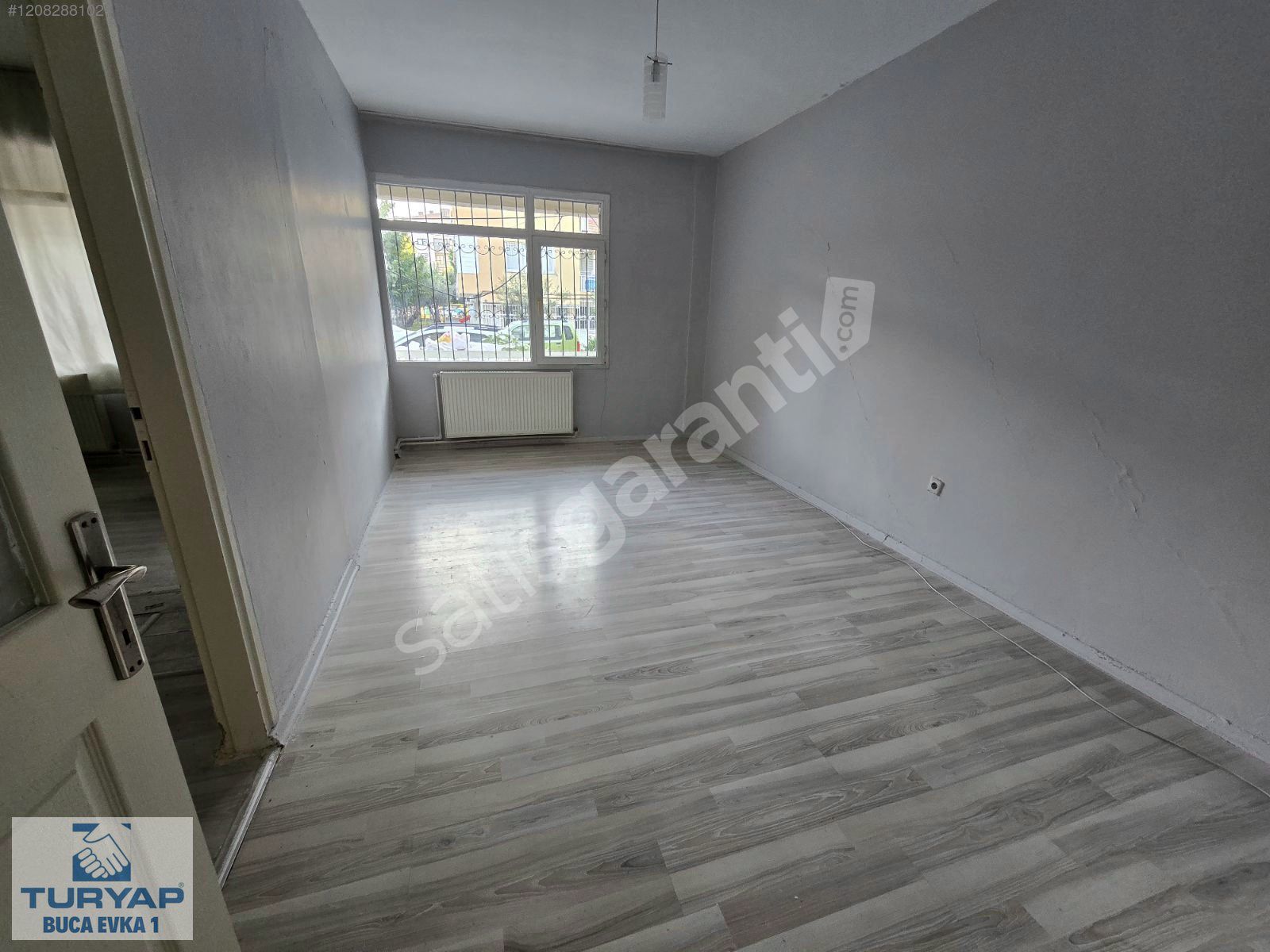Buca Belediye Karşısında 2+1 Doğalgazlı Satılık Daire