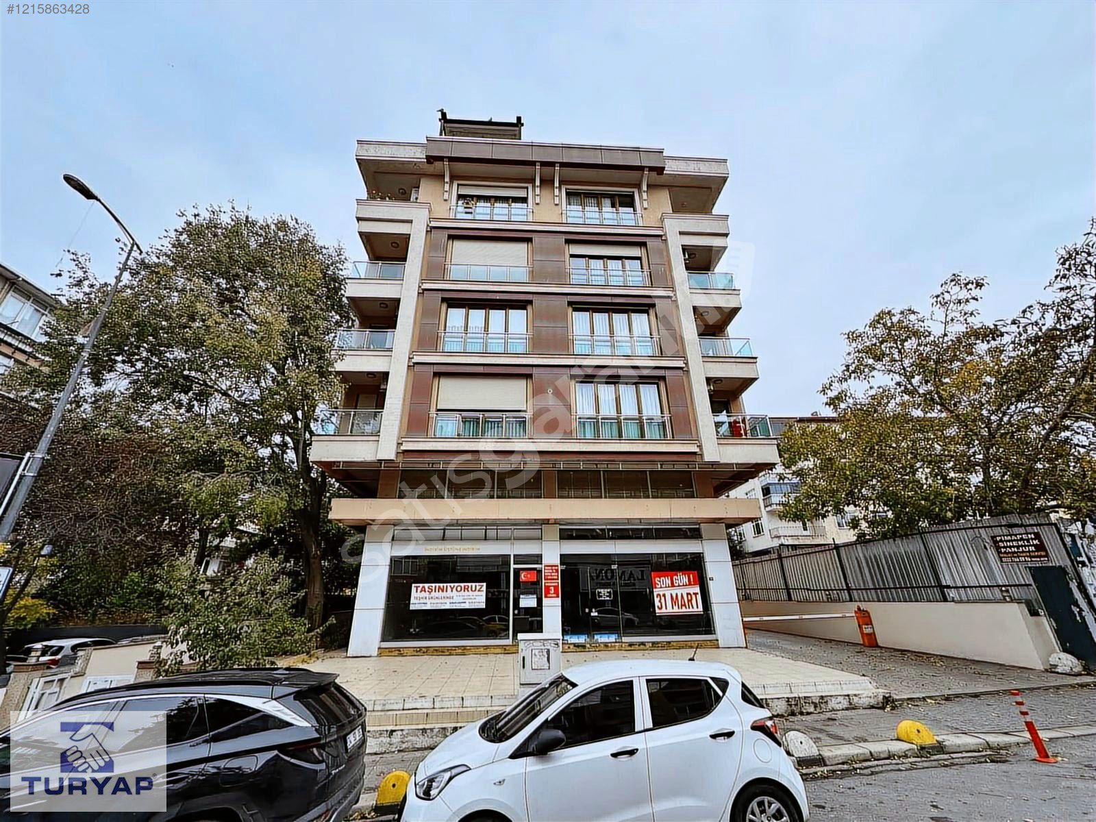 ACIBADEMDE HARİKA LOKASYONDA 15 YILLIK 215m2 4+1 ÇATI DUBLEKS