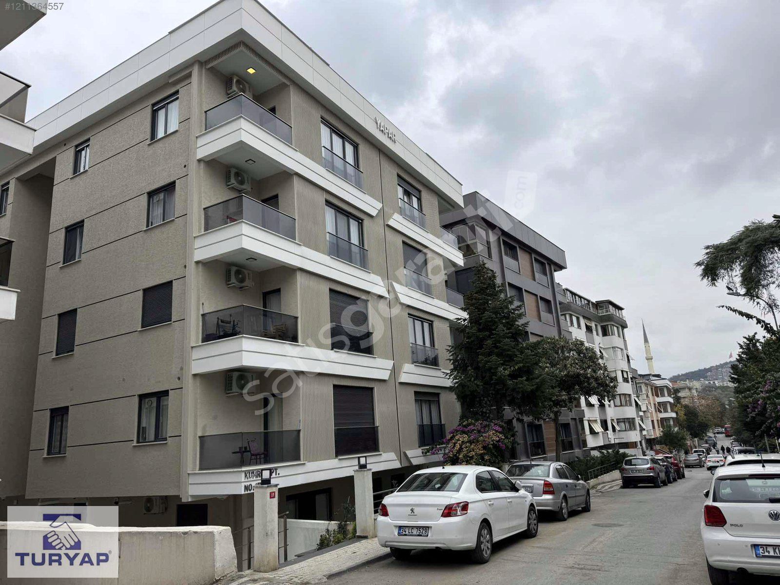 ACIBADEM YAPRAK SOKAKTA; YENİ ŞIK BİNADA,ÇATI DUBLEKS,2+2