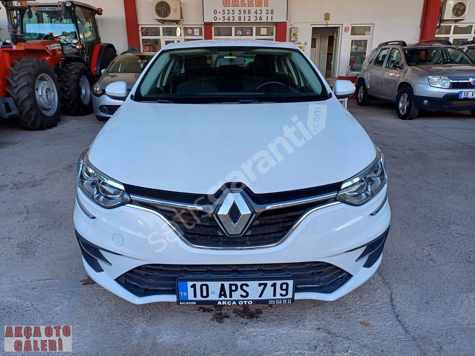 AKÇADAN 2022 MODEL 81000KM'DE BOYASIZ HATASIZ OTOMATİK MEGAN4