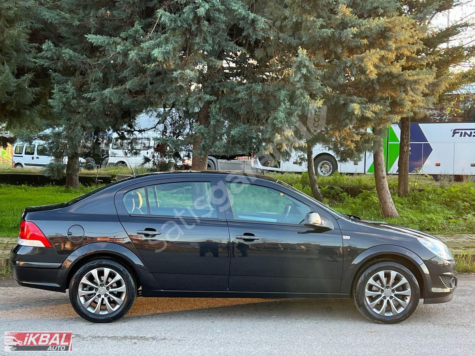 İKBAL'DEN 2012 ASTRA H SEDAN ENJOY 111 YIL ORJİNAL 1,6LPG.Lİ