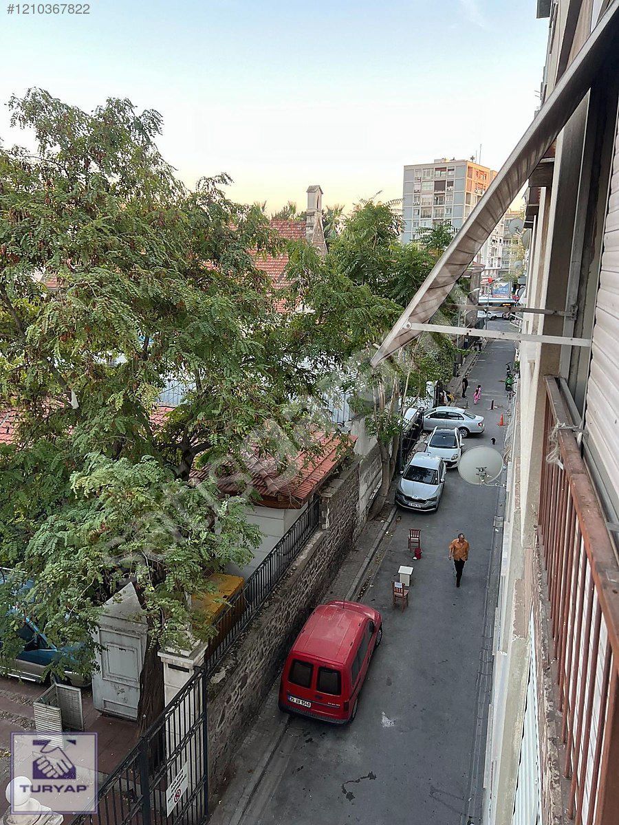 ALSANCAK KİLİSE SOKAĞINDA SATILIK 3+1 DAİRE