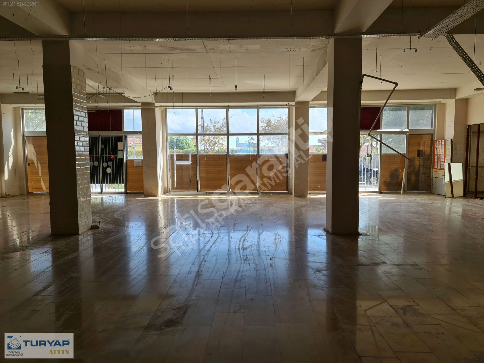 EŞREF BİTLİS BULVARINDA 1000M2 ÖN KULLANIMLI OTOPARKLI DÜKKAN