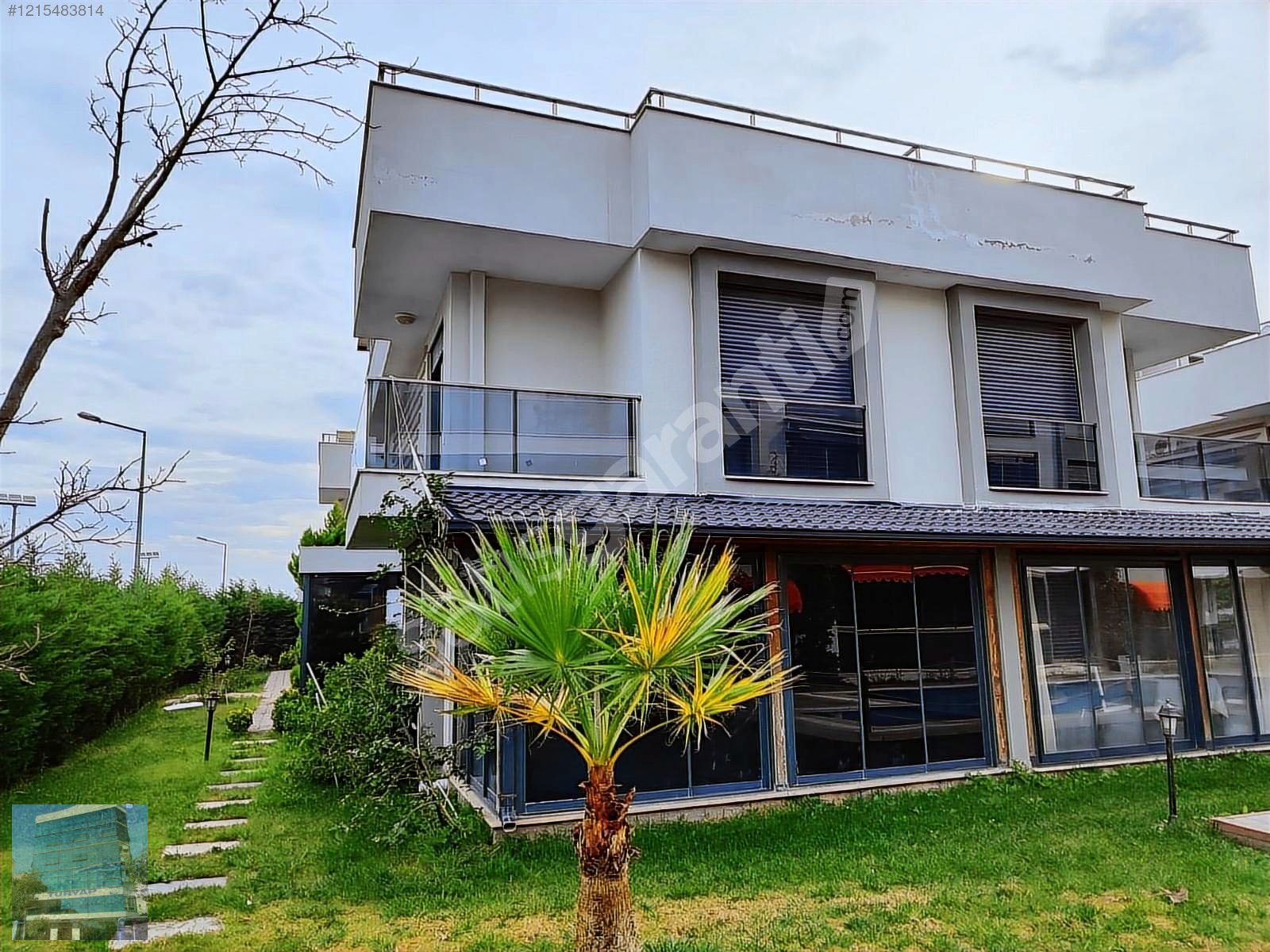 Menderes Calvina Evler Sitesinde Tripleks,3+1,Kiralık Lüks Villa