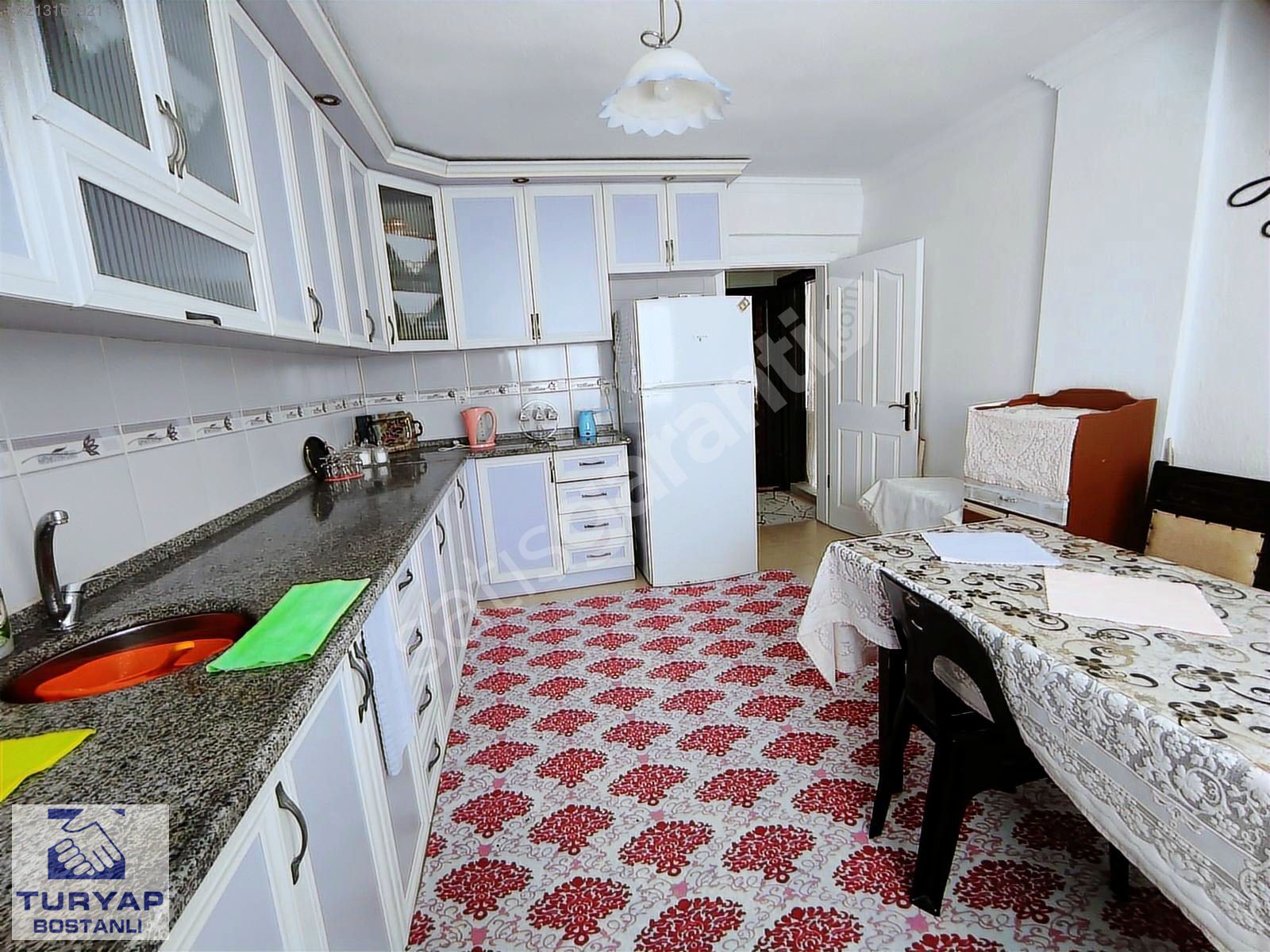 Çiğli Güzeltepede 2 Adet 3+1,1 Adet 1+1 Daireli Komple Bina
