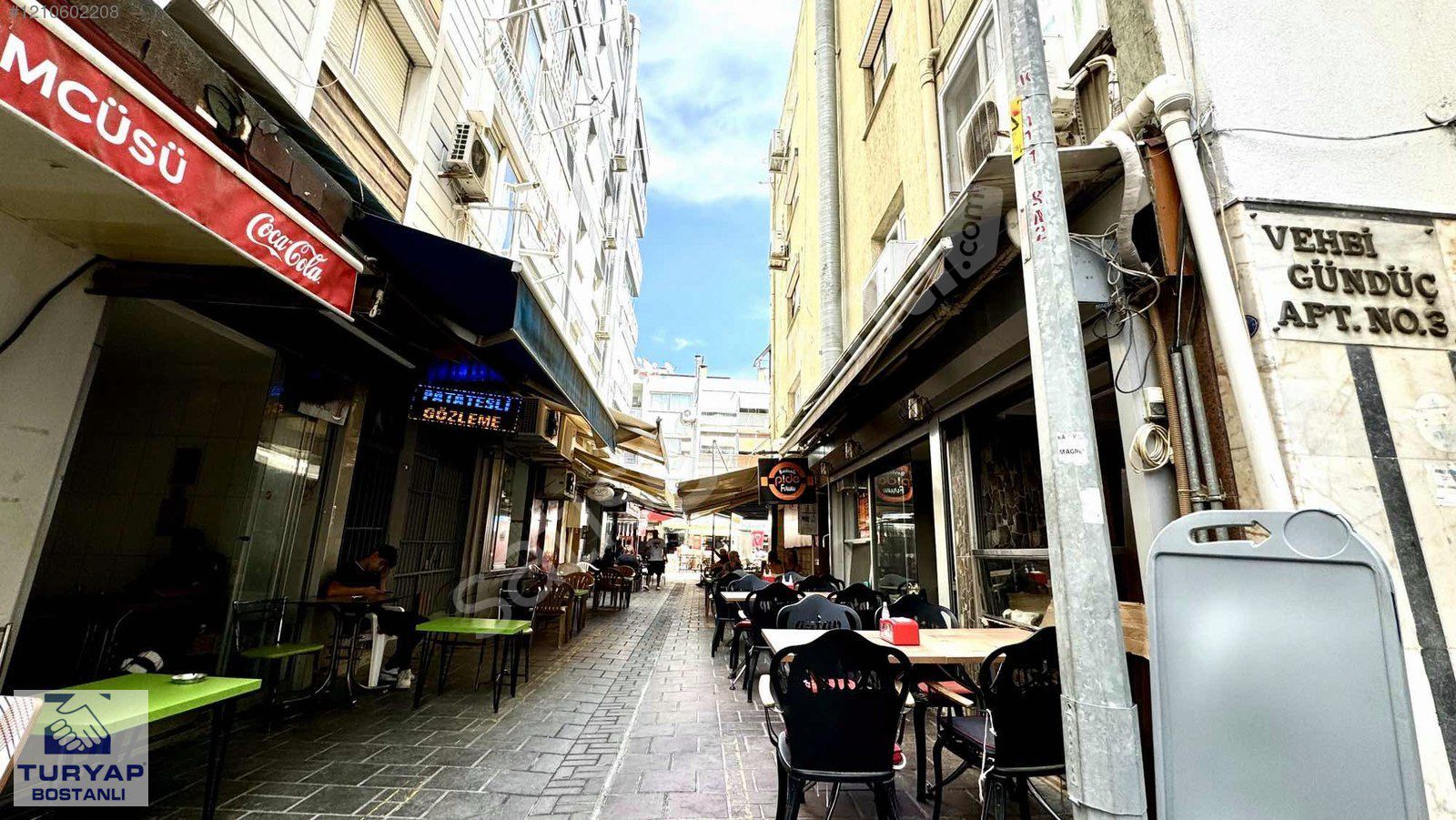 Bostanlı Merkezde Bacalı Devren Kiralık Dükkan.