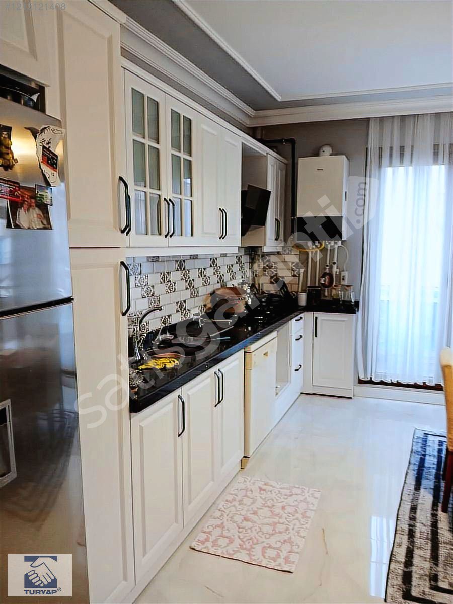 Turyap Aydostan İşlek Cadde Üzerinde Satılık Kiracılı 3+1 Arakat