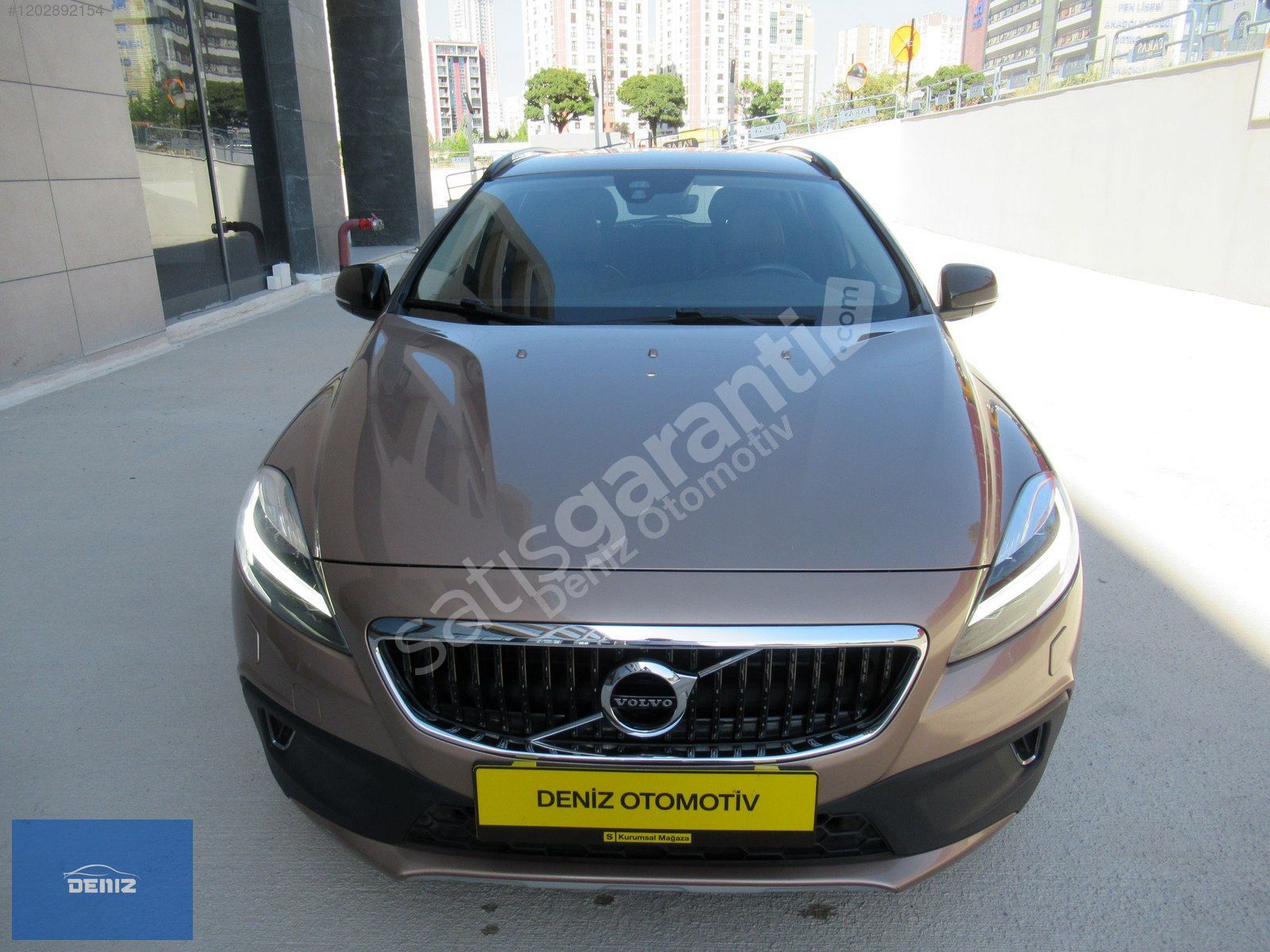 2016 BOYASIZ VOLVO V40 CROSS COUNTRY 1.5 T3 ADVANCE 59 BİN KM'DE