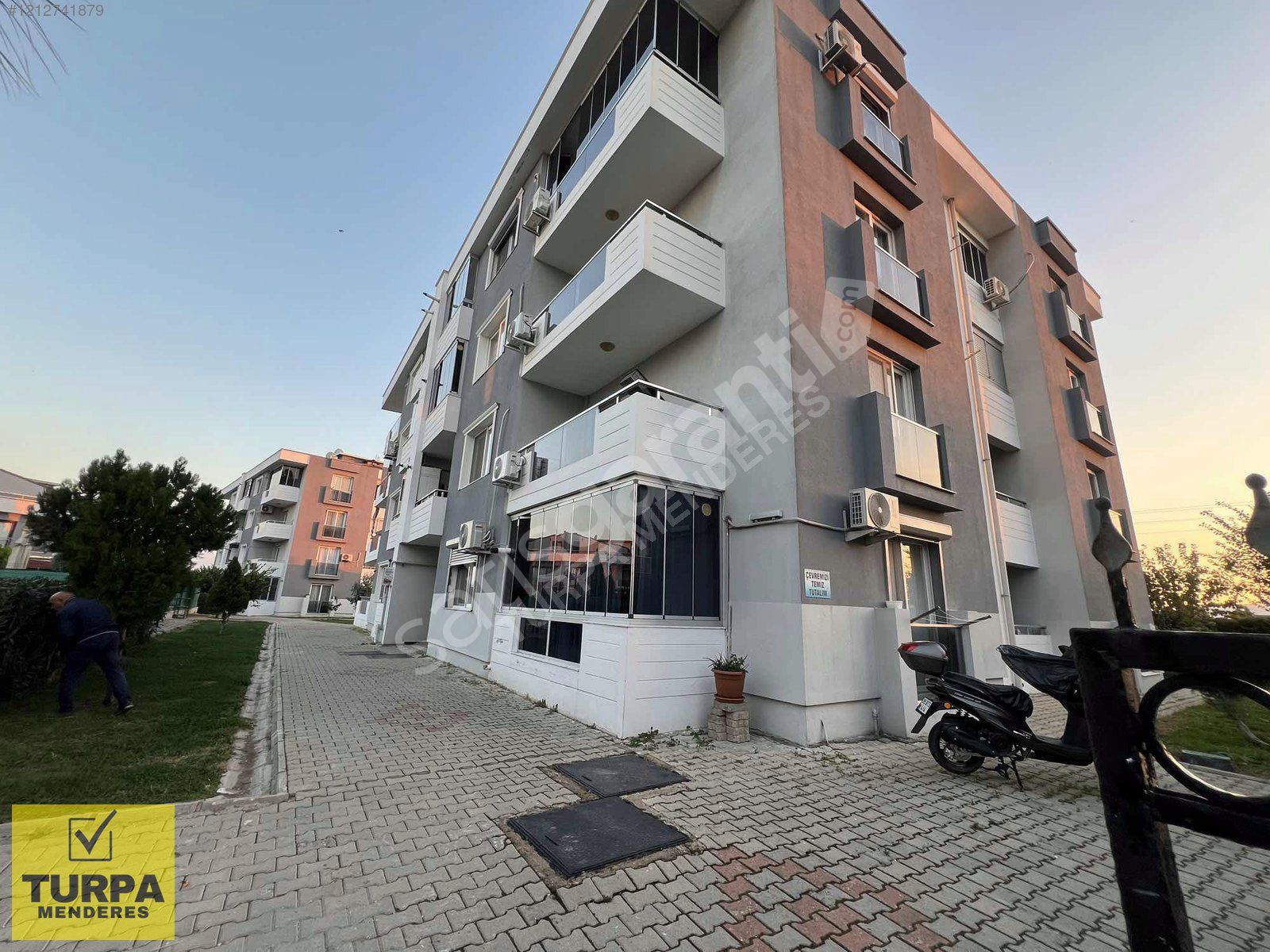 MENDERES VİLLALAR BÖLGESİNDE HAVUZLU SİTE İÇİ SATILIK 3+1 DAİRE