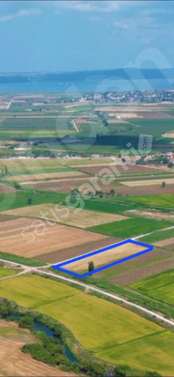 ÇANAKKALE MERKEZ KALAFAT KÖYÜNDE 2000 m2 SATILIK HİSSE
