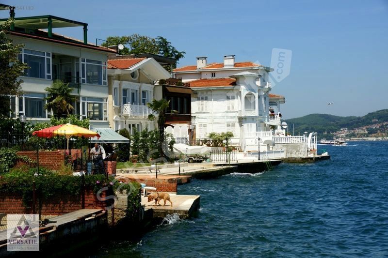 Yeniköy de Satılık 800 m2 Geniş Rıhtımlı Muhteşem Yalı