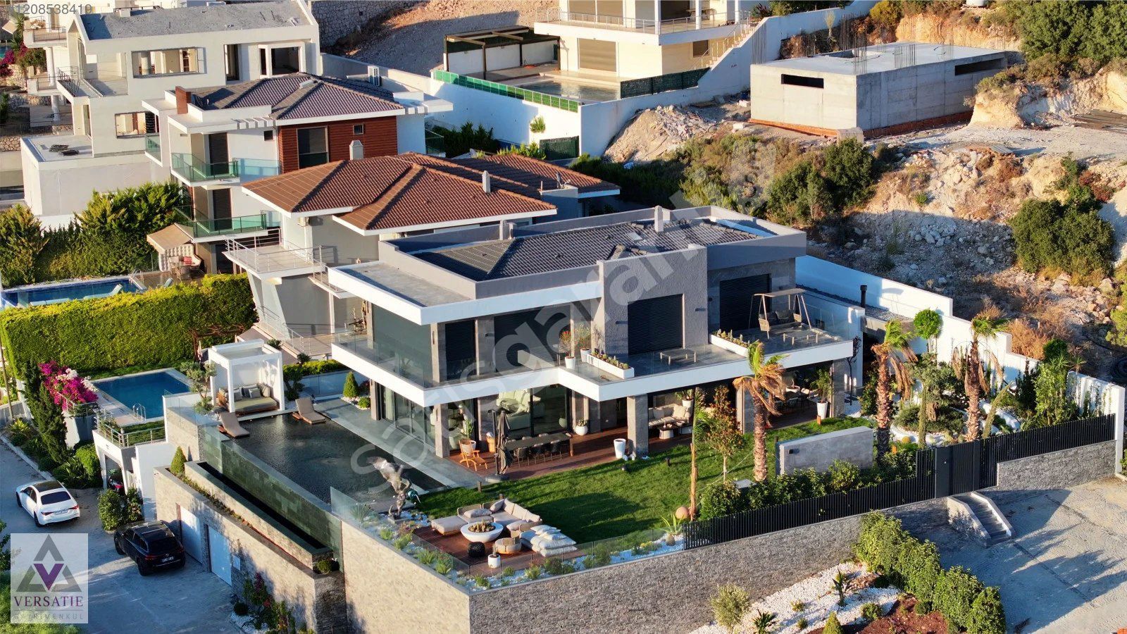 Çeşme Ardıç Burnu Satılık Ultra Lüks Tam Müstakil Villa 520m2