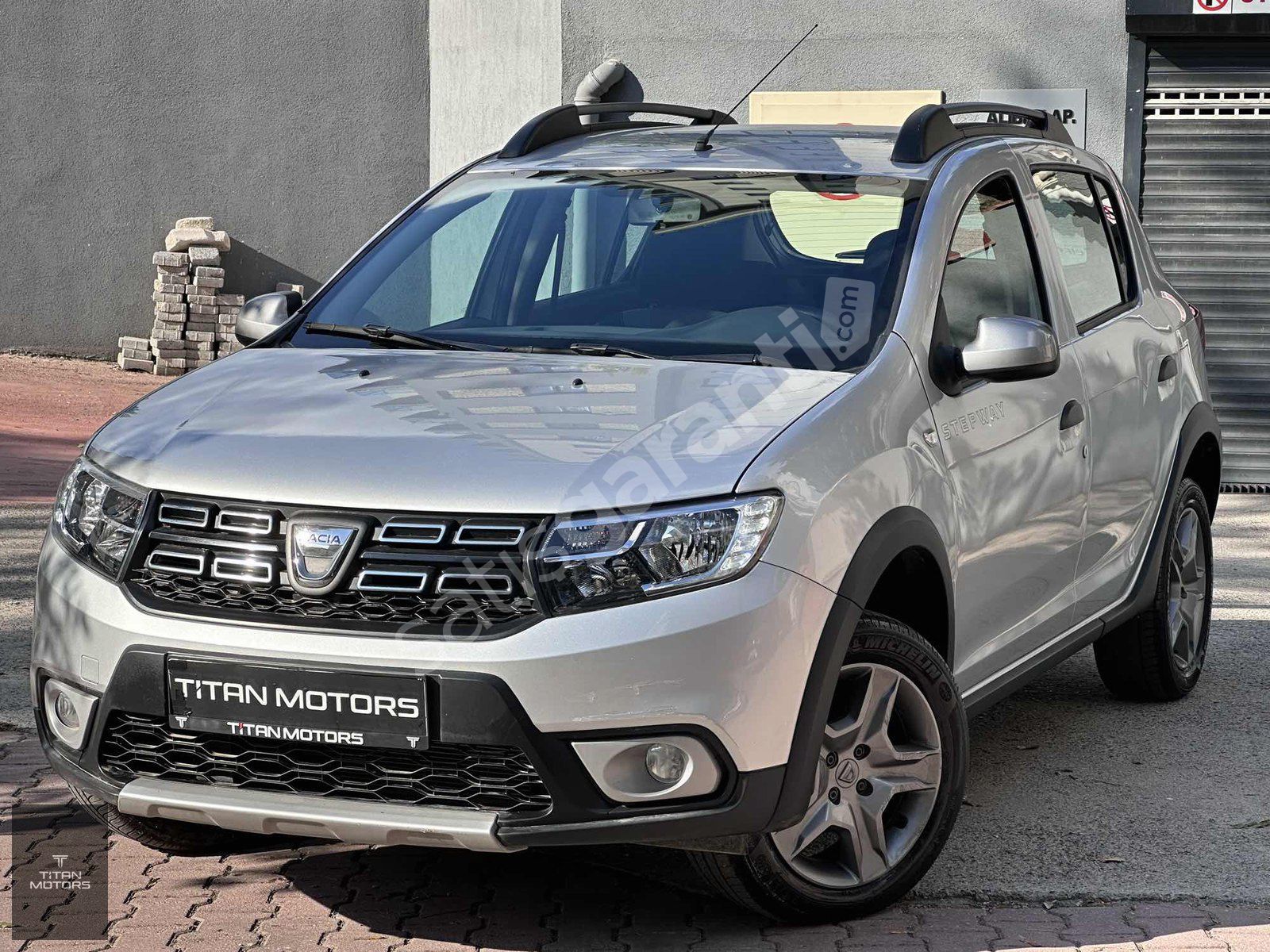 TİTAN MOTORS 1.370 KM DACIA SANDERO STEPWAY HATASIZ BOYASIZ