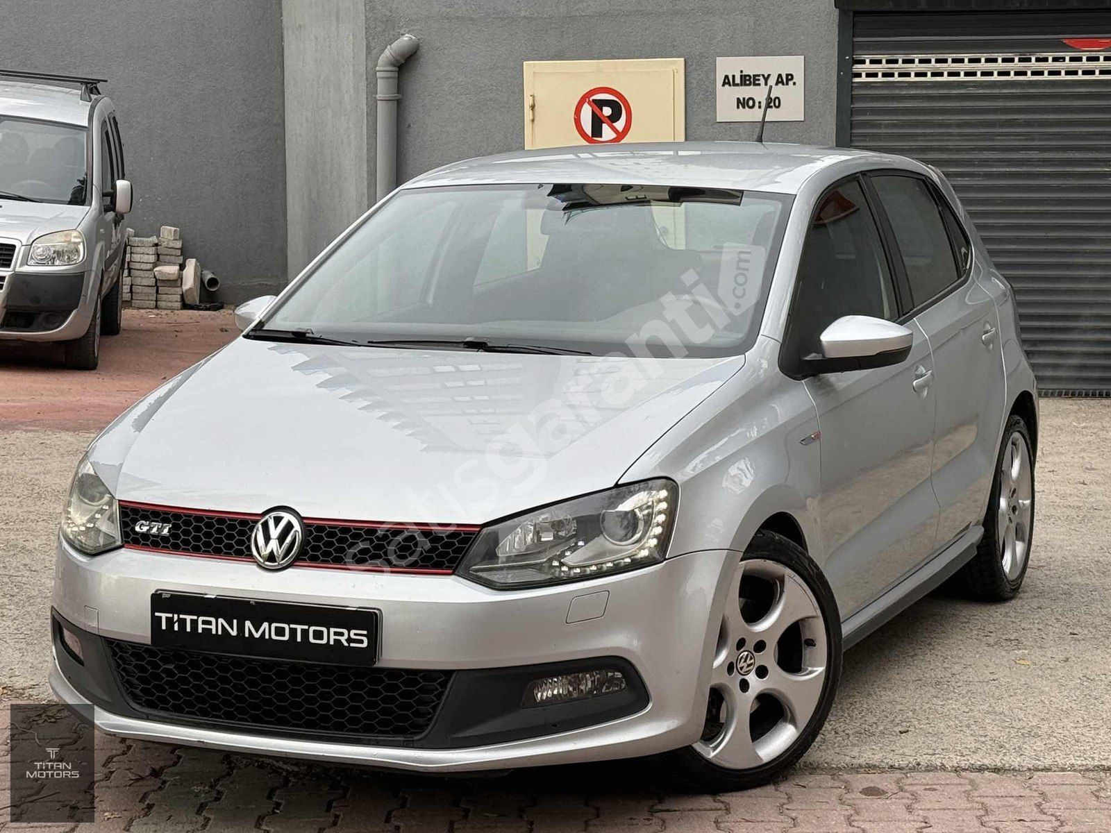 TİTAN MOTORS VW POLO GTİ DSG İKİNCİ KULLANICIDAN TAMAMEN STOCK