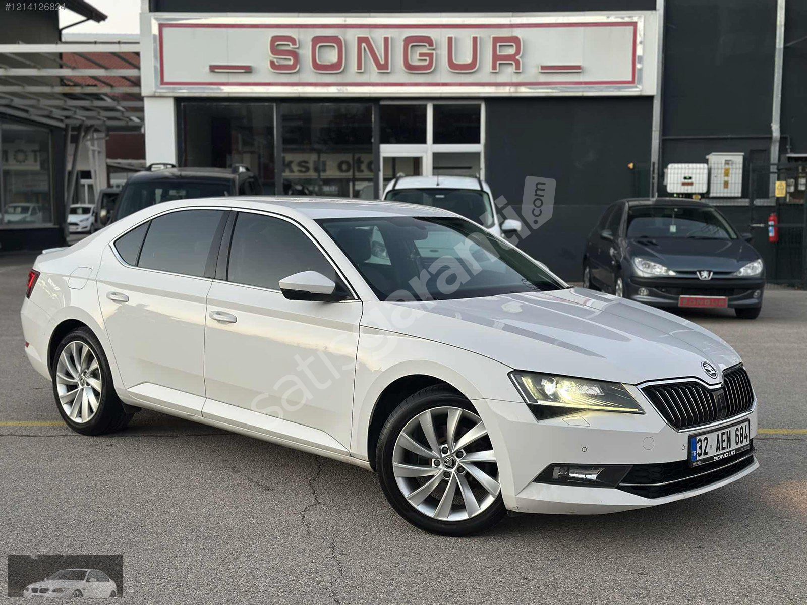 BOYASIZ 2015 SKODA SUPERB 1.6 TDI PRESTİGE DSG 4 KOLTUK ISTMA