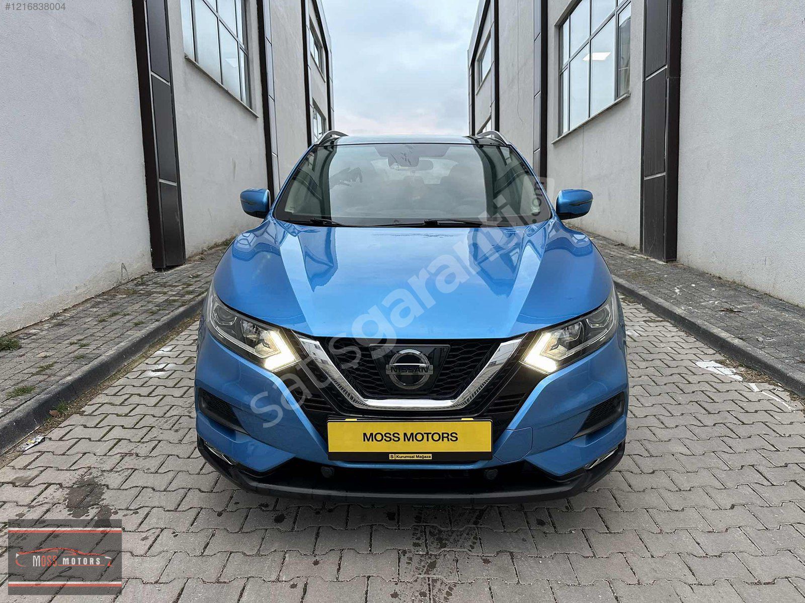 2017 YETKİLİ SERVİS BAKIM 82 BİN KM CAM TAVANLI OTOMATİK QASHQAİ