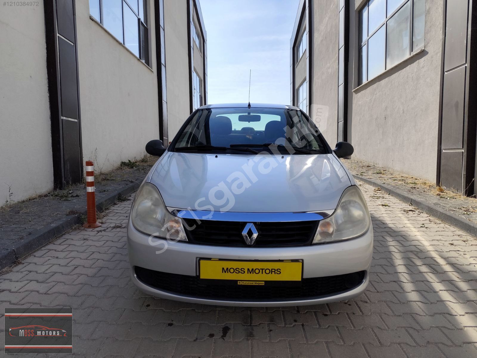 2011 MODEL MASRAFSIZ DÜŞÜK KM 1 PARÇA BOYALI KLİMALI SYMBOL